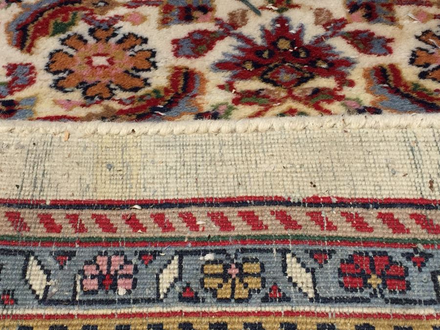 Beautiful Large Hand Woven Wool Persian Area Rug Measures [Photo 16]