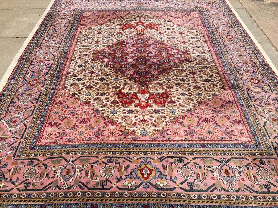 Beautiful Large Hand Woven Wool Persian Area Rug Measures [Photo 1]