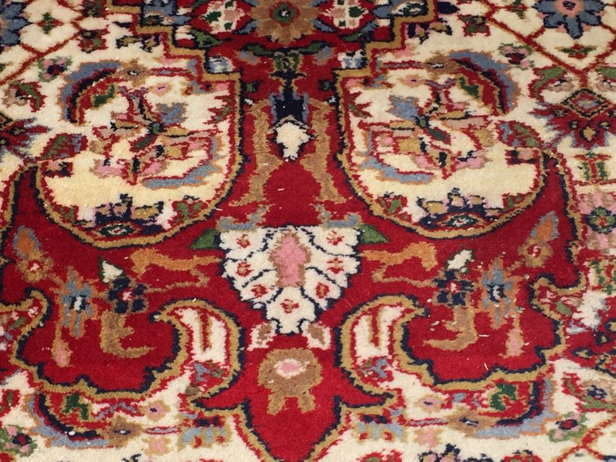 Beautiful Large Hand Woven Wool Persian Area Rug Measures [Photo 8]
