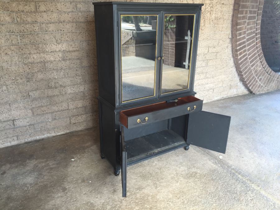 Small Black And Gold Mid-Century China Display Cabinet [Photo 2]