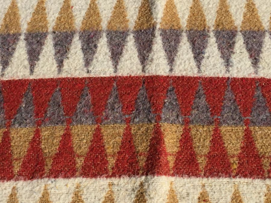 Diamond Pattern Wool Blanket [Photo 2]