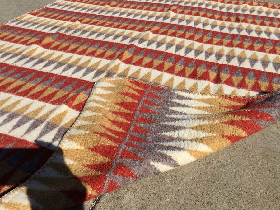 Diamond Pattern Wool Blanket [Photo 3]