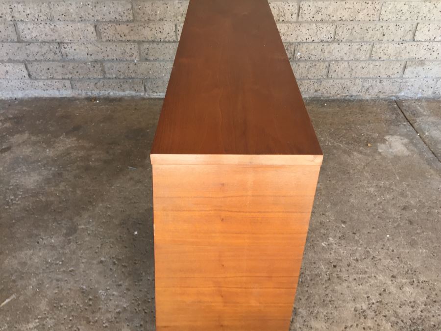 Mid-Century Table Top Display Cabinet With Glass Doors [Photo 15]