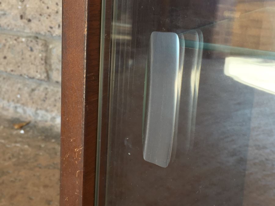 Mid-Century Table Top Display Cabinet With Glass Doors [Photo 11]