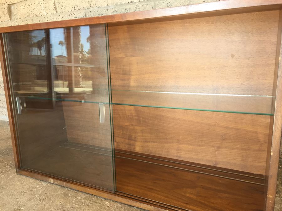 Mid-Century Table Top Display Cabinet With Glass Doors [Photo 2]