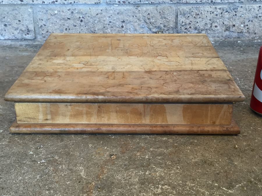 Oregon Myrtlewood Box [Photo 4]