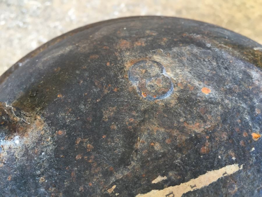 Vintage Cast Iron Metal Footed Pot With Handle [Photo 11]