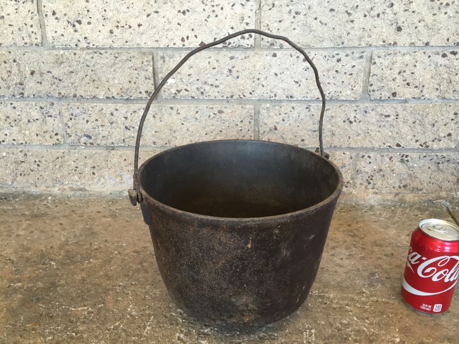 Vintage Cast Iron Metal Footed Pot With Handle [Photo 5]