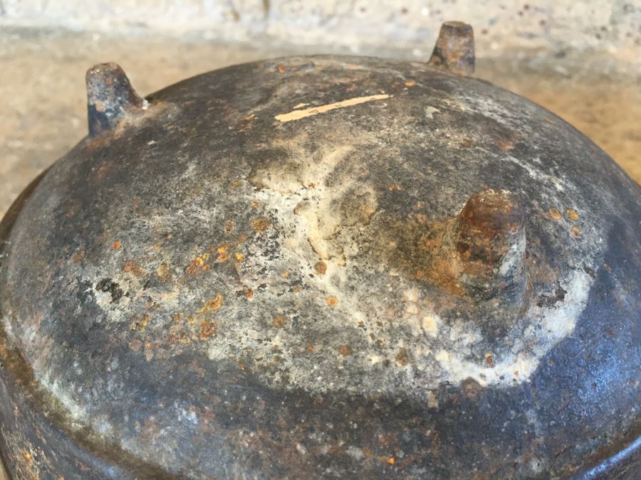 Vintage Cast Iron Metal Footed Pot With Handle [Photo 10]