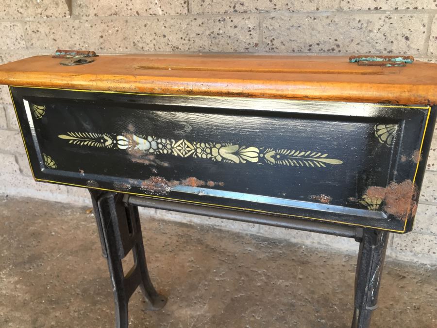 Vintage Metal And Wood Child's School Desk With Inkwell Gold Stencil [Photo 19]