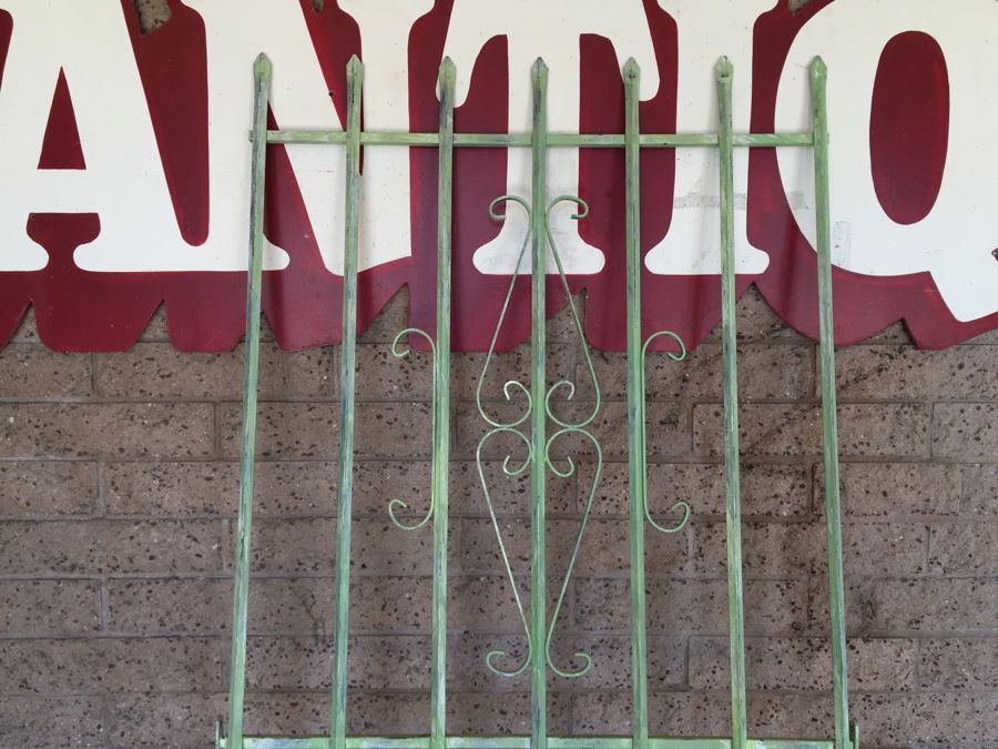 Vintage Painted Metal Gate [Photo 5]