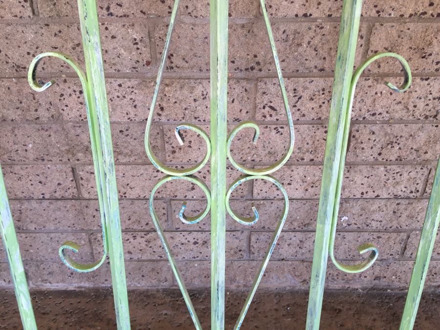 Vintage Painted Metal Gate [Photo 2]