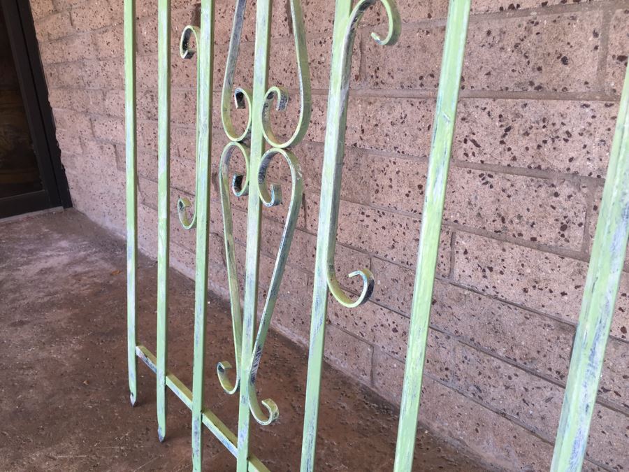 Vintage Painted Metal Gate [Photo 8]
