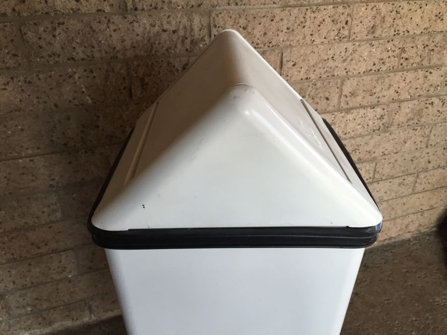 Industrial White Metal Waste Basket With Swinging Top [Photo 5]