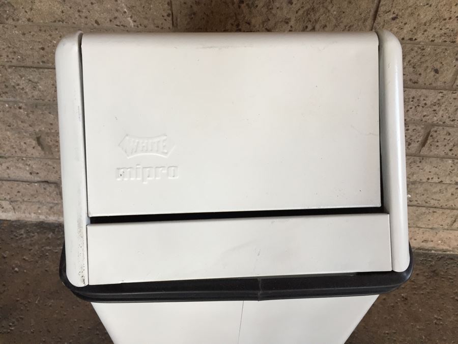 Industrial White Metal Waste Basket With Swinging Top [Photo 3]