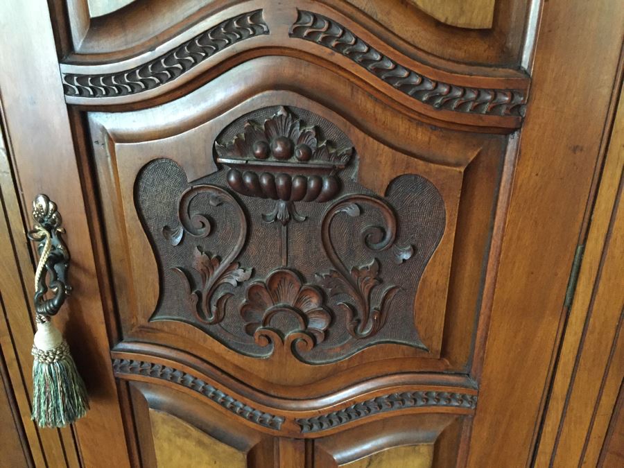 Beautiful Antique Armoire Estimate $2,500 [Photo 3]