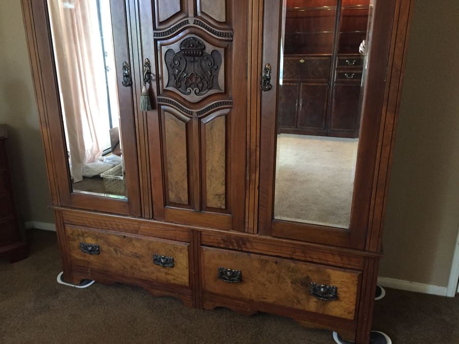 Beautiful Antique Armoire Estimate $2,500 [Photo 6]