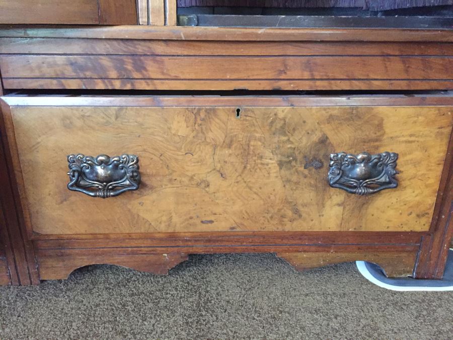 Beautiful Antique Armoire Estimate $2,500 [Photo 18]