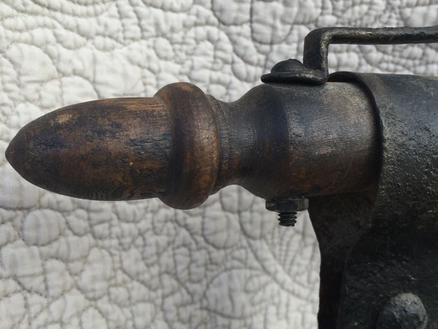 Vintage Horse Animal Yoke Converted Into A Hanging Light Fixture [Photo 7]