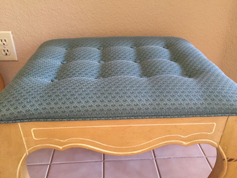 Pair Of Ethan Allen Ottomans [Photo 5]