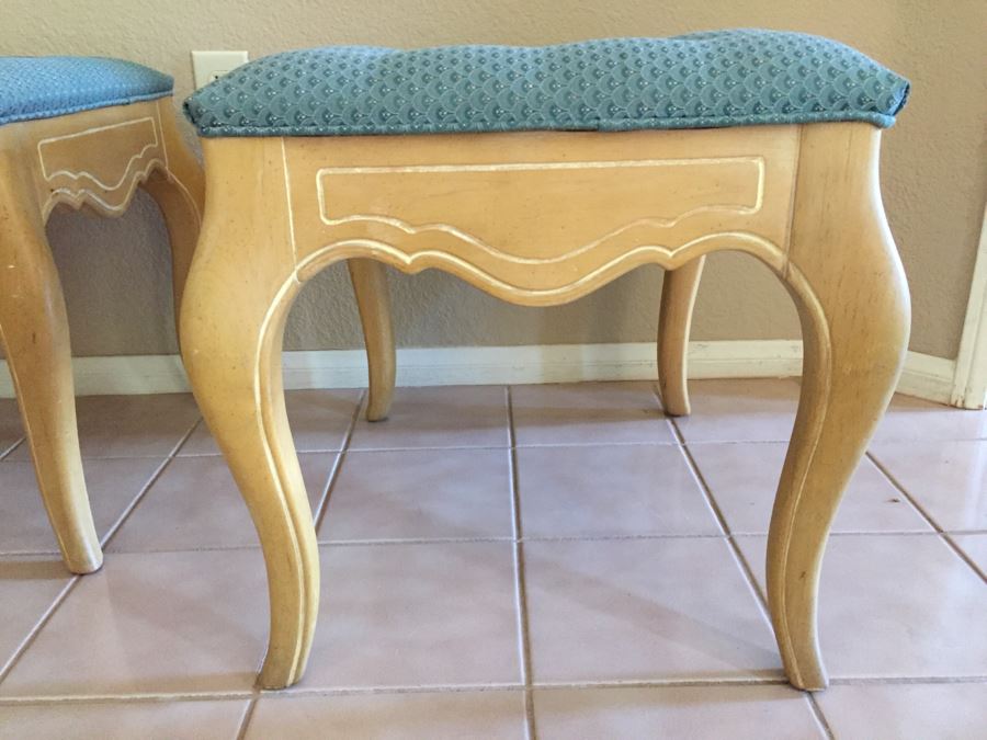 Pair Of Ethan Allen Ottomans [Photo 6]