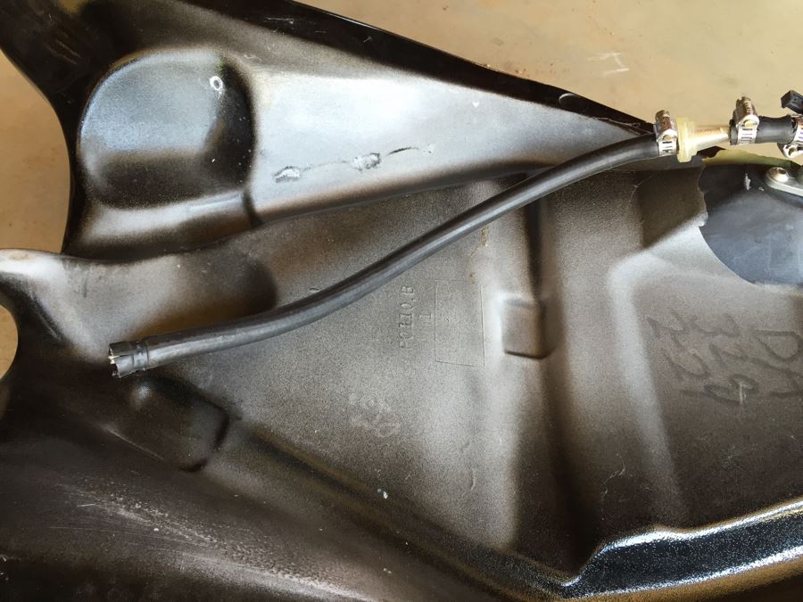 Buell Gas Tank [Photo 9]