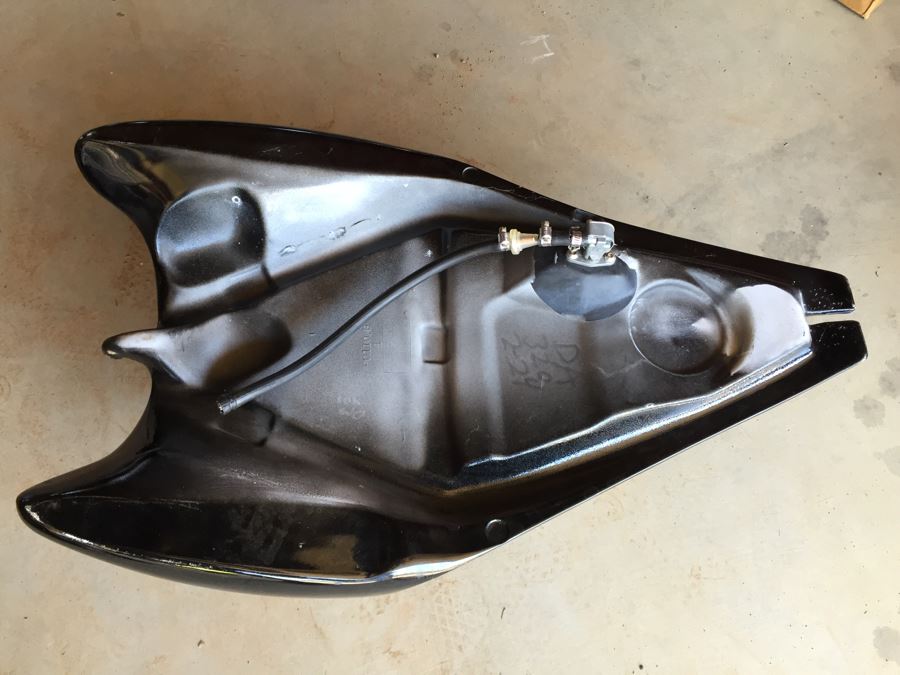 Buell Gas Tank [Photo 6]