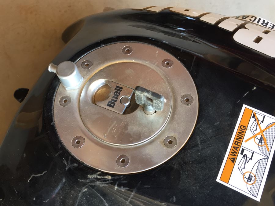 Buell Gas Tank [Photo 3]