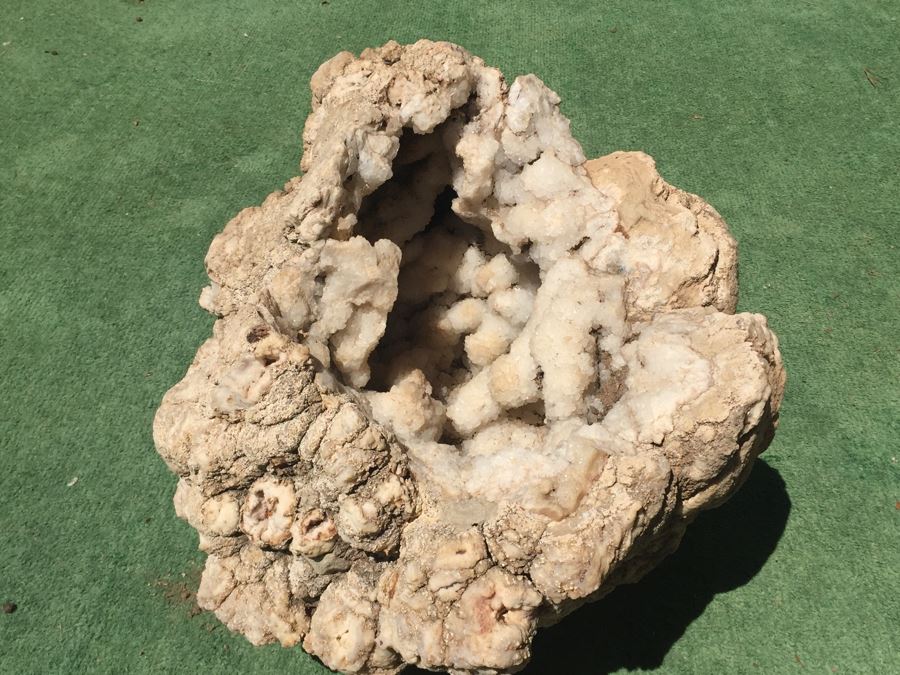MASSIVE Geode [Photo 3]