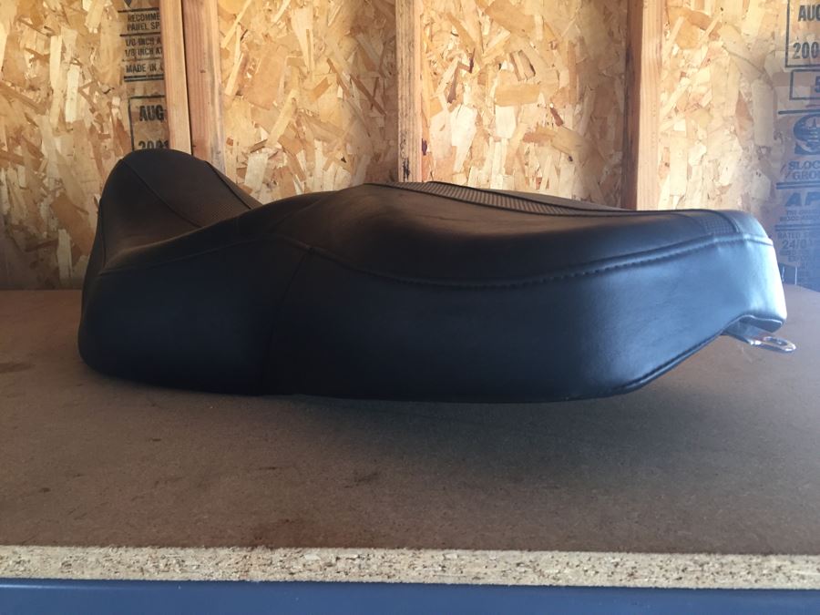 Harley Davidson Motorcycle Seat [Photo 6]