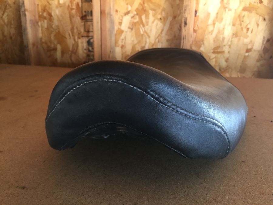 Harley Davidson Sportster Motorcycle Seat [Photo 6]