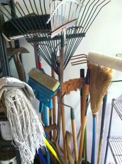 Yard Tools and Cleaning Lot [Photo 7]