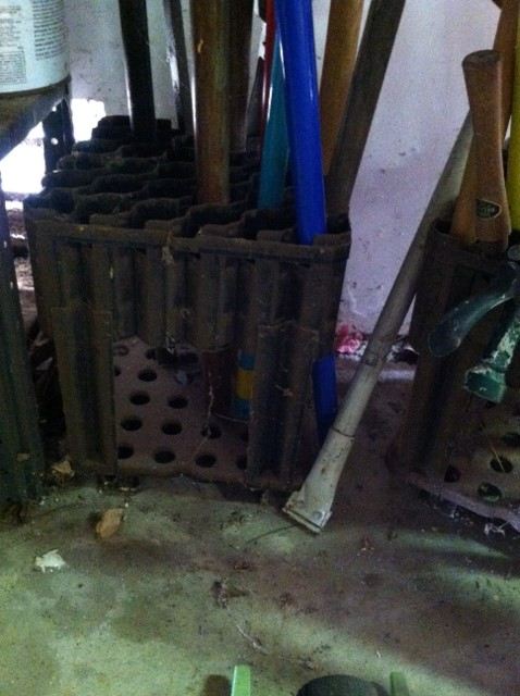 Yard Tools and Cleaning Lot [Photo 5]