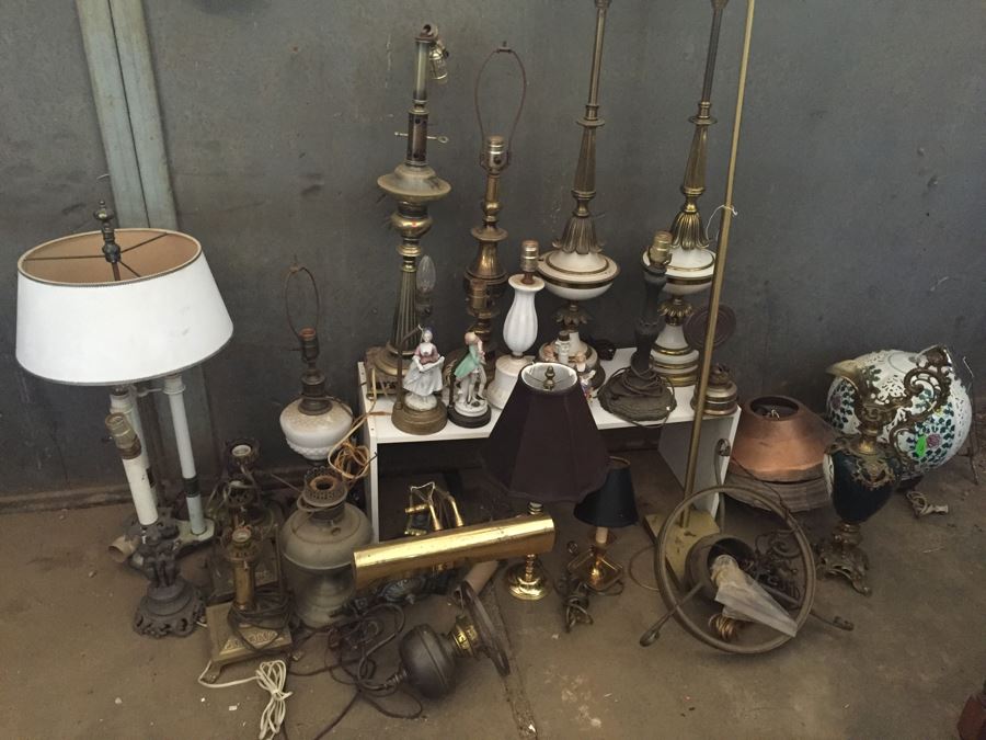 Huge Lamp And Lighting Fixtures Lot [Photo 1]