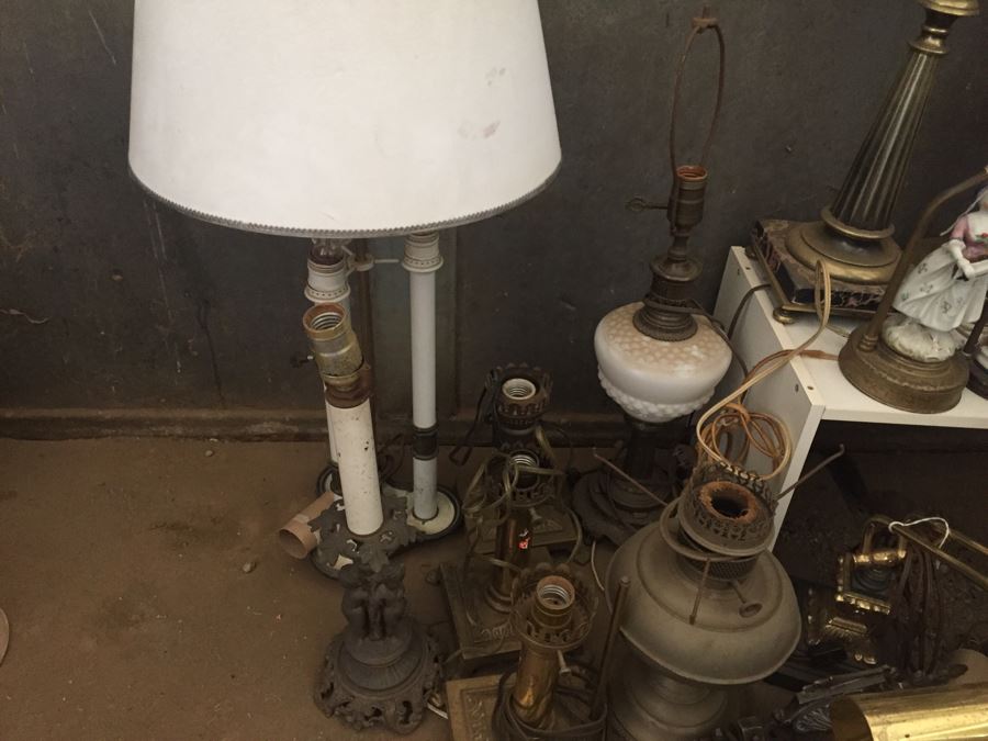 Huge Lamp And Lighting Fixtures Lot [Photo 4]