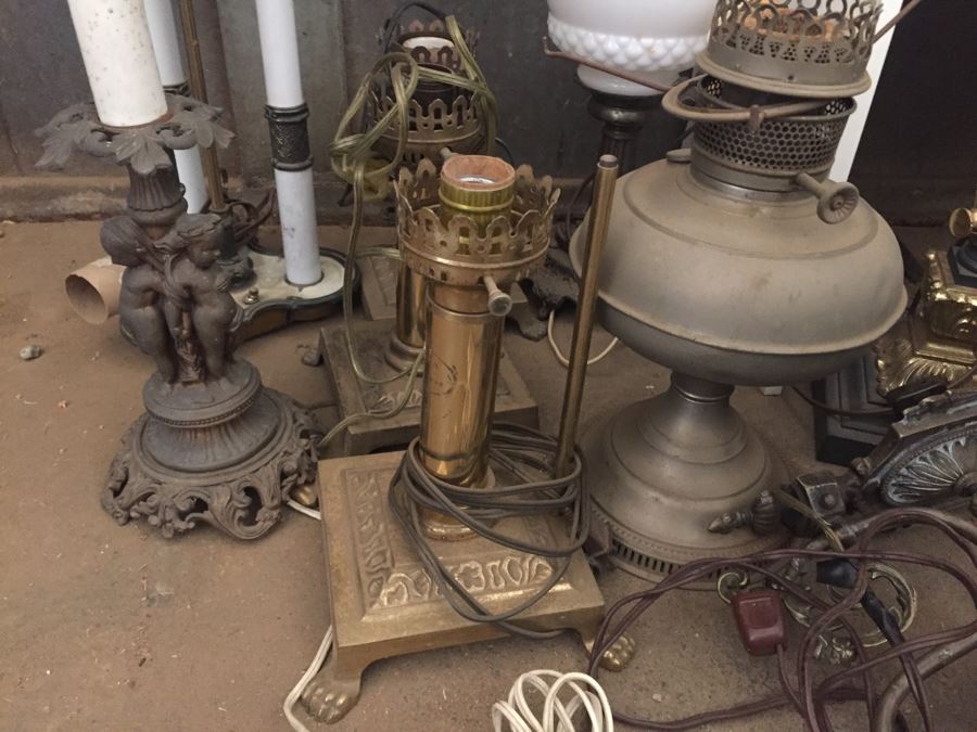 Huge Lamp And Lighting Fixtures Lot [Photo 2]