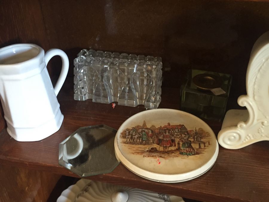 Great Lot Of Interesting Items Includes Wooden Bookcase [Photo 29]