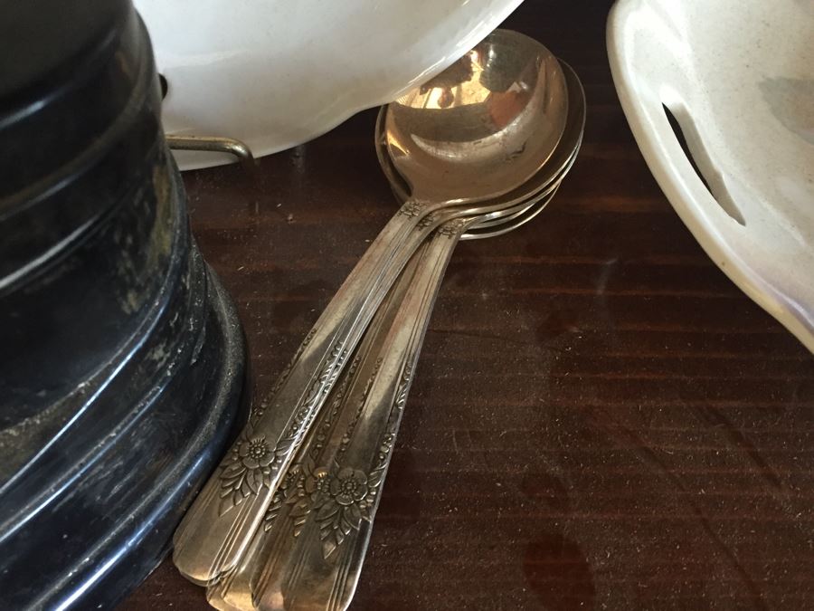 Great Lot Of Interesting Items Includes Wooden Bookcase [Photo 20]