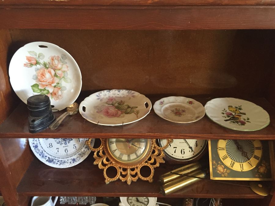 Great Lot Of Interesting Items Includes Wooden Bookcase [Photo 16]