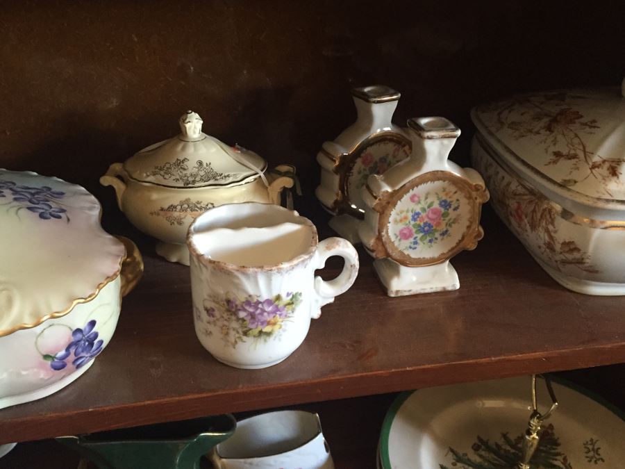 Great Lot Of Interesting Items Includes Wooden Bookcase [Photo 38]