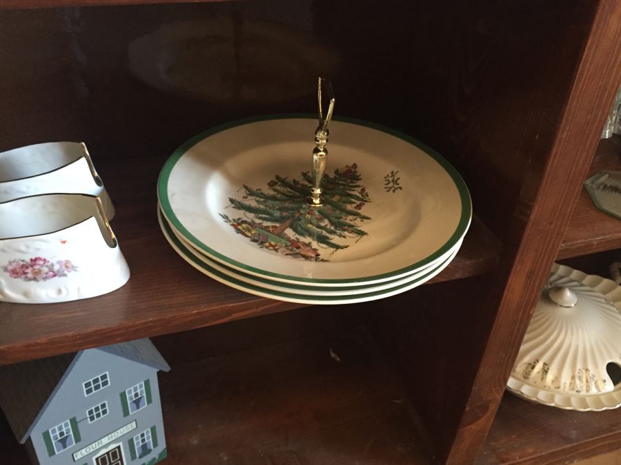 Great Lot Of Interesting Items Includes Wooden Bookcase [Photo 40]