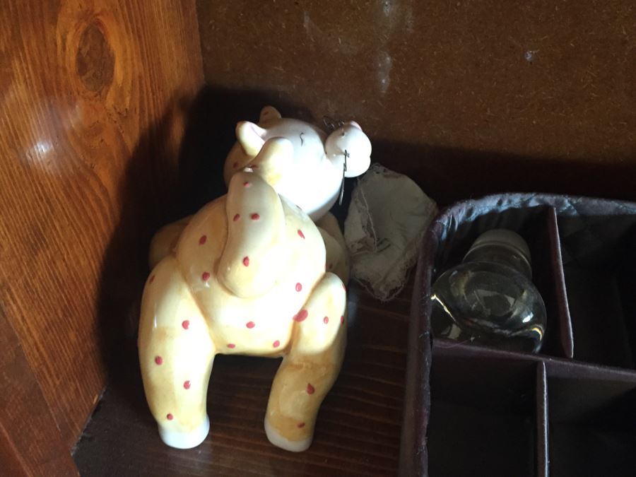 Great Lot Of Interesting Items Includes Wooden Bookcase [Photo 36]