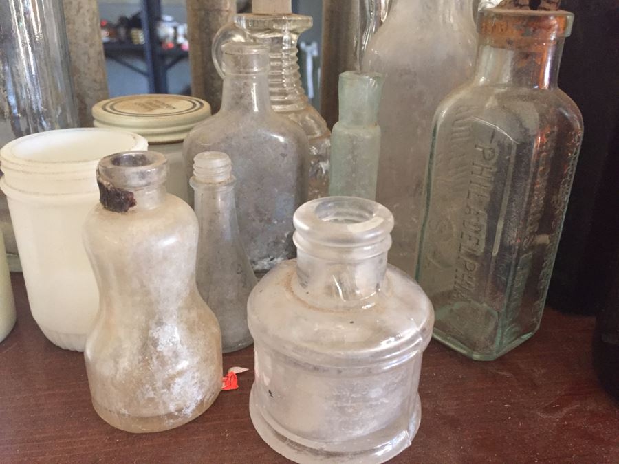 Great Lot Of Interesting Items Includes Wooden Bookcase [Photo 9]