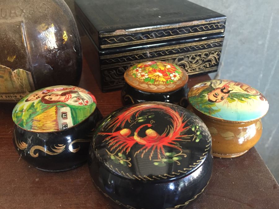 Great Lot Of Interesting Items Includes Wooden Bookcase [Photo 14]