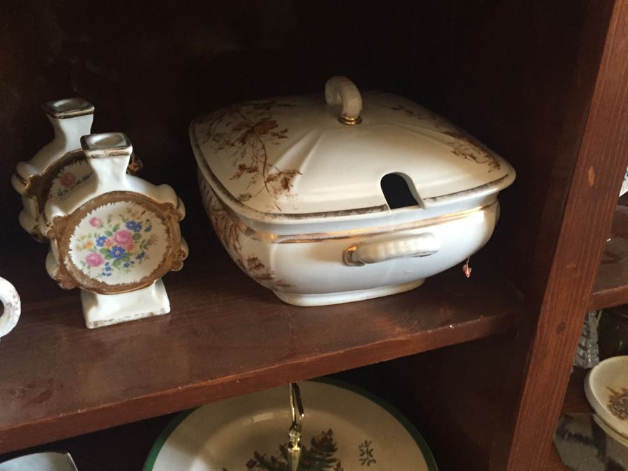 Great Lot Of Interesting Items Includes Wooden Bookcase [Photo 39]