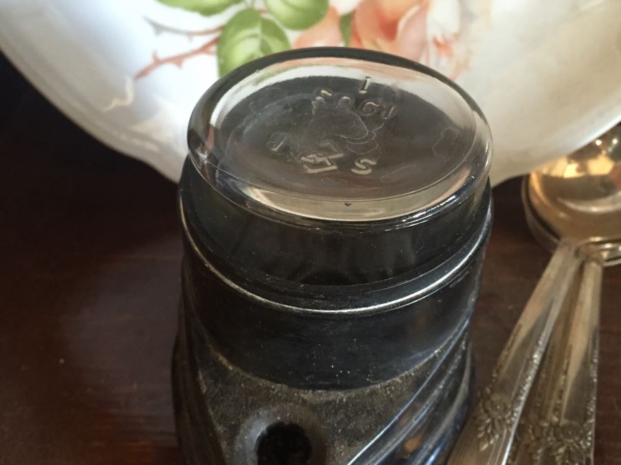 Great Lot Of Interesting Items Includes Wooden Bookcase [Photo 19]