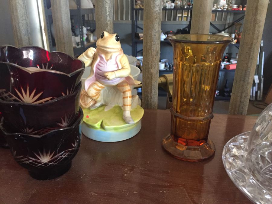 Great Lot Of Interesting Items Includes Wooden Bookcase [Photo 7]