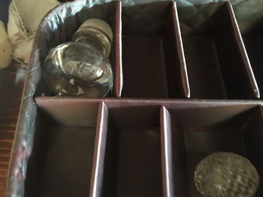 Great Lot Of Interesting Items Includes Wooden Bookcase [Photo 34]