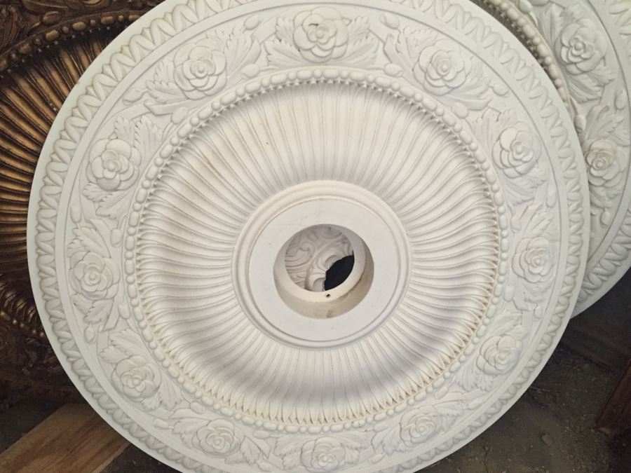 (4) Ceiling Medallions [Photo 2]