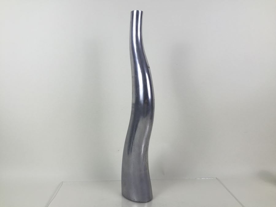 Large Metal Sculpture [Photo 5]